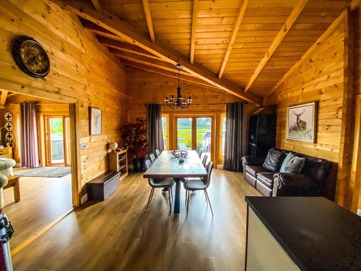 Beautiful 3-Bed Luxury Private Lodge In York Exteriör bild