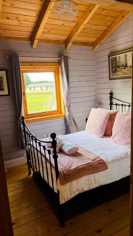 Beautiful 3-Bed Luxury Private Lodge In York Exteriör bild